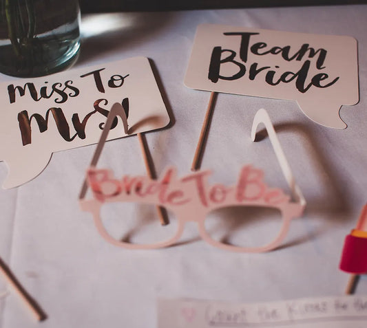 105 Beautiful Bridal Shower Wishes: What to Write in a Bridal Shower Card